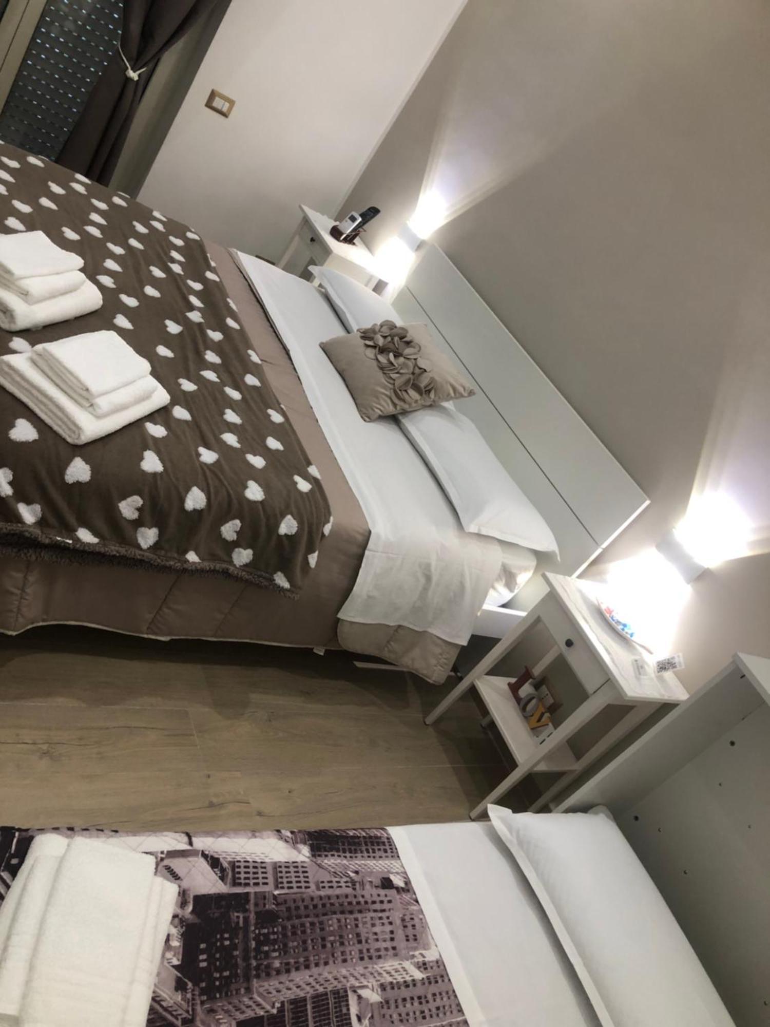B&B Civico 22 Silvestre Napels Buitenkant foto